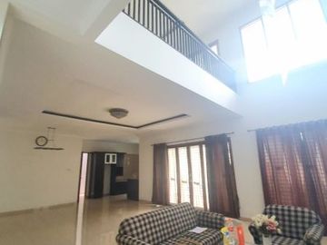Rumah Mewah Dengan Swimming Pool Di Sektor 8 - GB 4658 BR