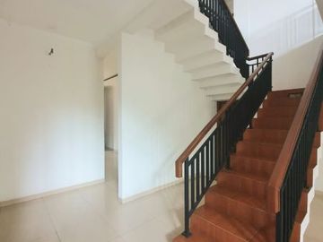 Rumah Mewah Dengan Swimming Pool Di Sektor 8 - GB 4658 BR
