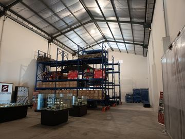 Gudang Tinggi 812 Meter Di Duta Indah Starhub