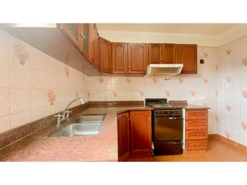 Departamento tres ambientes con cochera. Stella Maris.