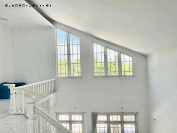 Rumah PUTAT INDAH TENGAH siap huni HOOK MEWAH