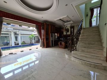 Jual Rumah Mewah Kota Wisata Cibubur Ada Kolam Renang