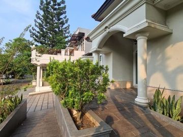 Jual Rumah Mewah Kota Wisata Cibubur Ada Kolam Renang