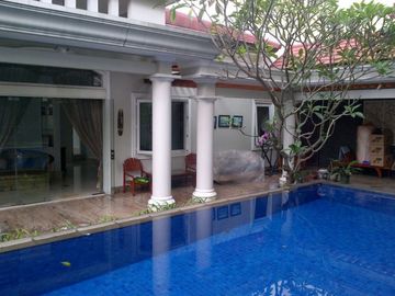 Jual Rumah Mewah Kota Wisata Cibubur Ada Kolam Renang