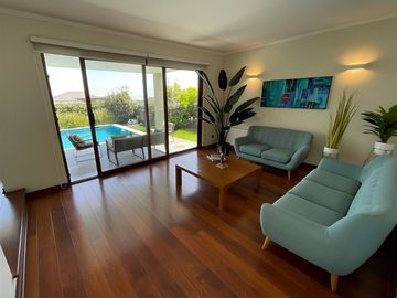 Casa en venta de 4 dorm. en Las Condes