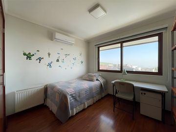Casa en venta de 4 dorm. en Las Condes
