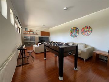 Casa en venta de 4 dorm. en Las Condes