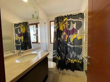 Casa en venta de 4 dorm. en Las Condes