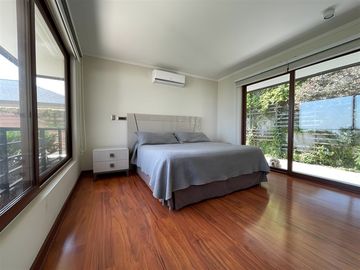Casa en venta de 4 dorm. en Las Condes