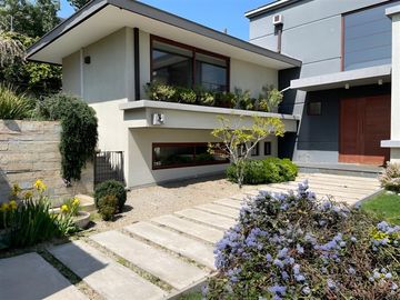 Casa en venta de 4 dorm. en Las Condes