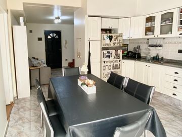 Casa  en Venta Caba / Buenos Aires (D038 1694)