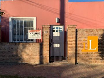 CASA Y DEPARTAMENTO - Bº CENTRICO