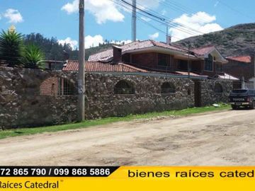 Casa de venta en Sector Ucubamba – código:13660