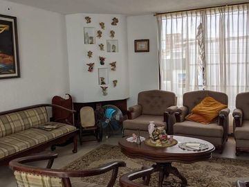 Venta hermosa casa 3 dormitorios, excelente sector, San Rafael, Los Chillos