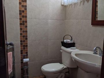 Venta hermosa casa 3 dormitorios, excelente sector, San Rafael, Los Chillos