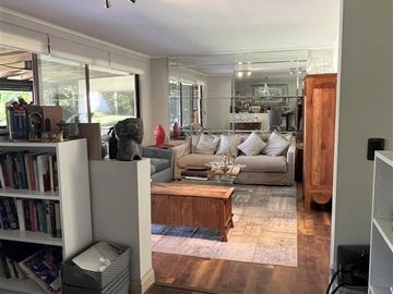 Maravillosa Casa en venta de 5 dorm. en Portones Chicureo