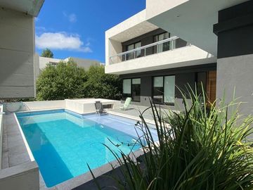 Chalet 5 Amb Rumenco (barrio privado)