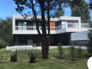 Chalet 5 Amb Rumenco (barrio privado)