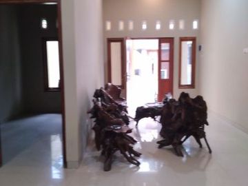 RUMAH DESAIN ETNIK DI KALASAN TANAH LUAS