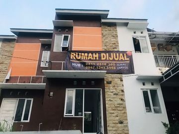 DIJUAL RUMAH MURAH 2 LANTAI DEKAT DENGAN ALUN-ALUN WATES