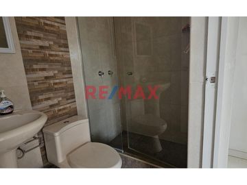 🏡 ¡Vive con tranquilidad en la Campiña de Moche! 🌿✨

Descubre esta hermosa casa en esquina, ubicada dentro del exclusivo Condominio Villa Muchik, do