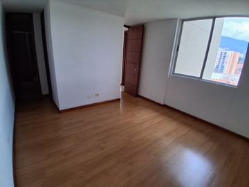 apartamento en arriendo en loma del esmeraldal. Cod A515435