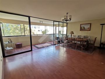 Departamento excelente ubicación barrio el Golf. Living Com...