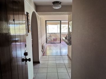 Departamento excelente ubicación barrio el Golf. Living Com...