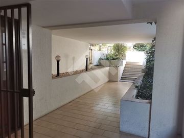 Departamento excelente ubicación barrio el Golf. Living Com...