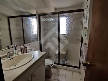 Departamento excelente ubicación barrio el Golf. Living Com...