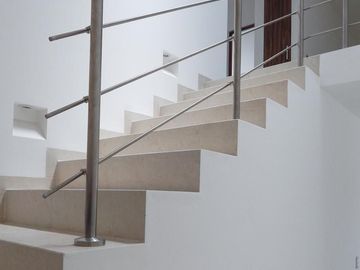 Casa en Lomas de Juriquilla con jardín J2