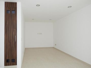 Casa en Lomas de Juriquilla con jardín J2