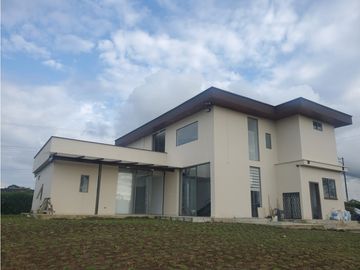 Vendo Hermosa Casa Nueva en Santo Domingo de los Tsáchilas