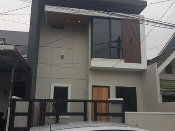 DIJUAL RUMAH MINIMALIS MURAH SEMI FURNSIH DI KENCANA LOKA BSD