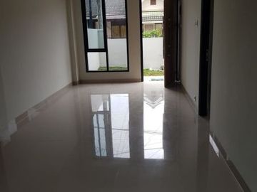 DIJUAL RUMAH MINIMALIS MURAH SEMI FURNSIH DI KENCANA LOKA BSD
