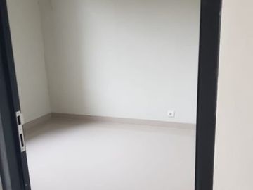 DIJUAL RUMAH MINIMALIS MURAH SEMI FURNSIH DI KENCANA LOKA BSD