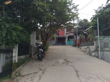 Rumah murah dan nyaman di cikadut dekat antapani tengah