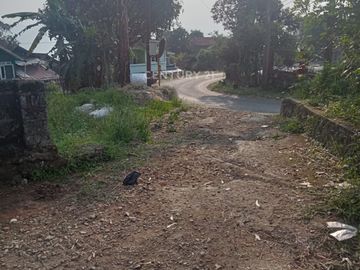 DIJUAL Rumah Dengan Tanah Yang Luas Di Daerah Bandung