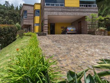 📣 ¡Proyecto Nuevo en Pre-Venta!
🎯 Precios exclusivos por lanzamiento – ¡Aprovecha esta oportunidad!

📍 Condominio Residencial Privado LAS PALMERAS