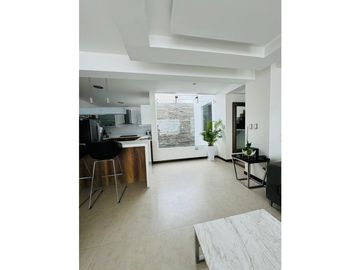 VENDO HERMOSA CASA EN URB EL GOLF