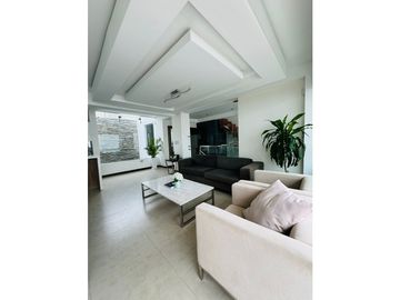 VENDO HERMOSA CASA EN URB EL GOLF