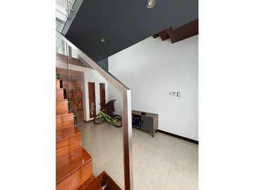 VENDO HERMOSA CASA EN URB EL GOLF