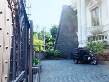 RUMAH ISTANA MURAH DI SURABAYA. FASILITAS LENGKAP