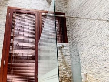 RUMAH ISTANA MURAH DI SURABAYA. FASILITAS LENGKAP