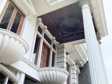 RUMAH ISTANA MURAH DI SURABAYA. FASILITAS LENGKAP