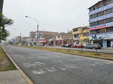 HOTEL EN VENTA EN SJL a unos pasos de la Avenida Wiesse!!!

San Juan de Lurigancho es uno de los distritos más poblados de Lima, y por ende los inve