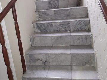 Venta de casa dos pisos SANTA CECILIA - LOS CEIBOS