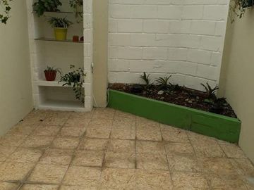 Venta de casa dos pisos SANTA CECILIA - LOS CEIBOS