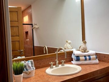 Residencia en San Francisco Juriquilla, Bóveda Catalana, Dobles Alturas, Jardín.