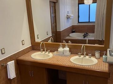 Residencia en San Francisco Juriquilla, Bóveda Catalana, Dobles Alturas, Jardín.
